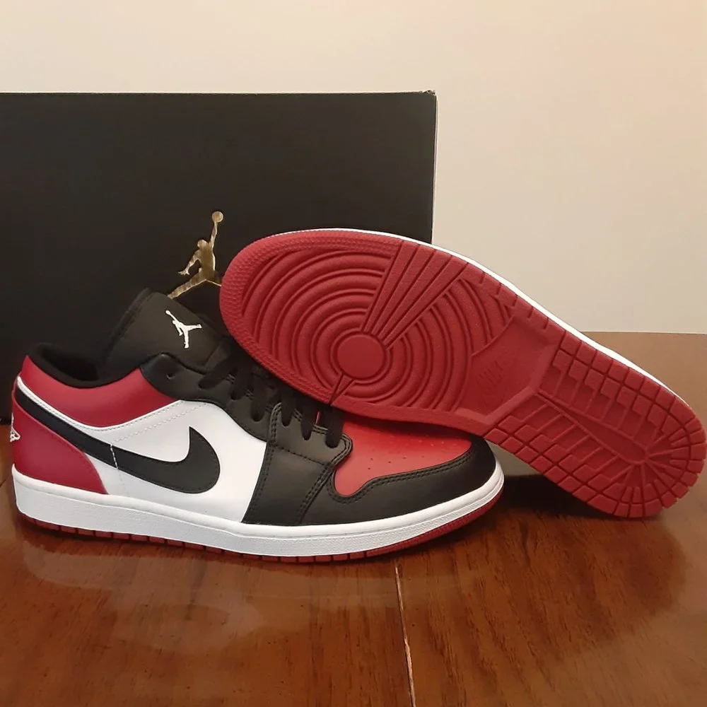 SIZE 9.5 - Nike Air Jordan 1 Low Bred Toe - 553558-612 - AUTHENTIC NEW!! - Picture 2 of 6